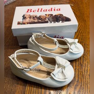 New in Box - Toddler Girls' Sz 8 White T-Strap w/Bow Special Occasion Shoe -FIRM